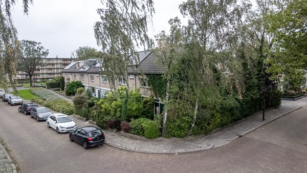 Voor een volledig overzicht verwijzen wij je graag naar de digitale plattegronden, de foto's, de video en de eigen website van deze woning: buysballotstraat42.nl